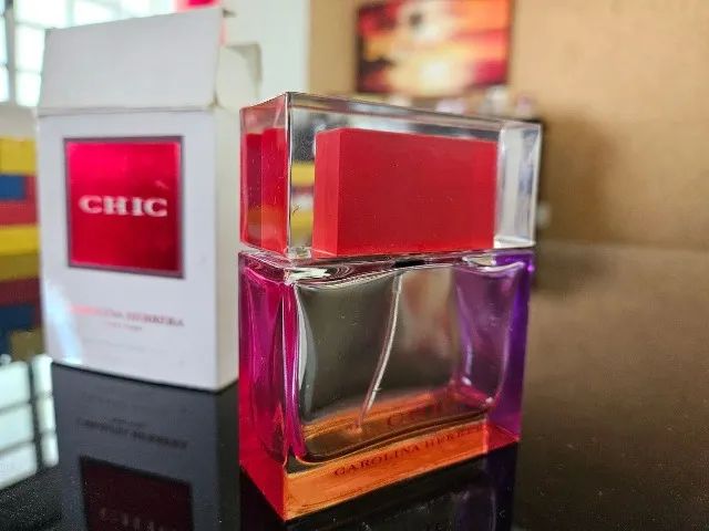 Vidro Vazio de perfume (Chic - Carolina Herrera) Feminino