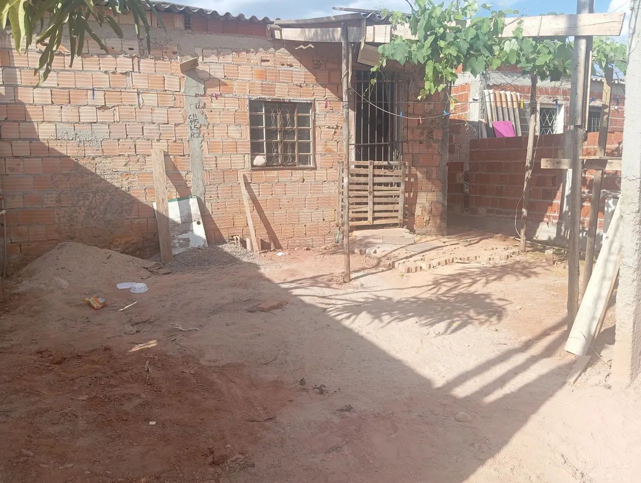 Lote com casa - Foto 4