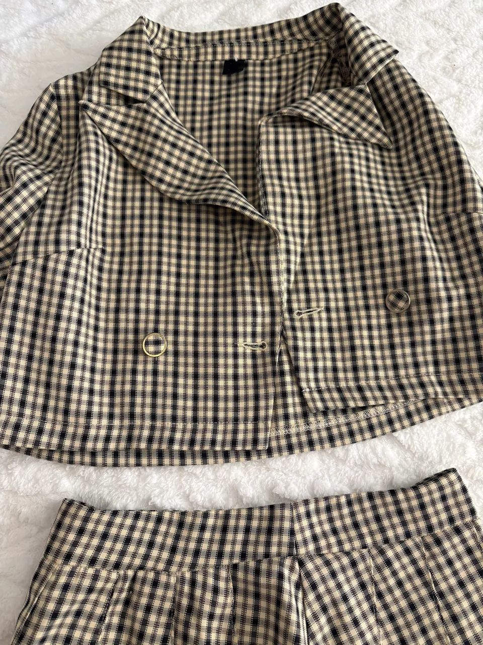 Conjunto composto por jaqueta cropped e saia - Foto 4