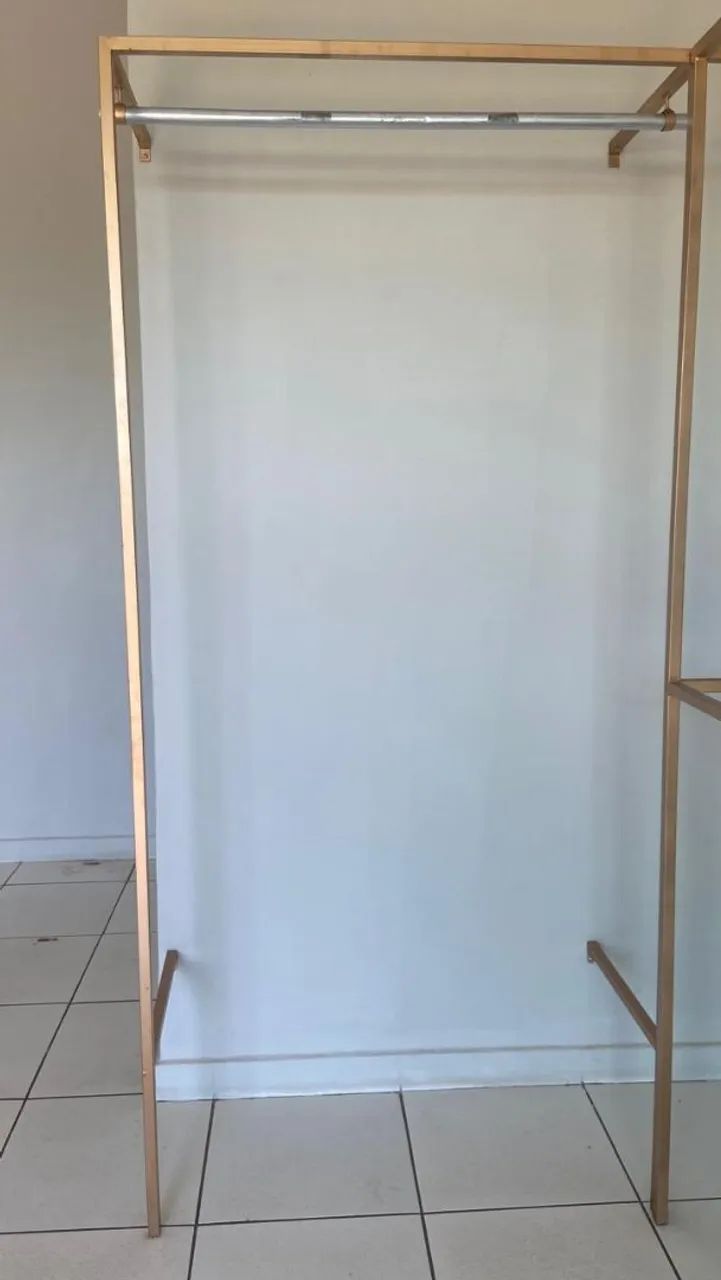 Arara de roupas para loja - Foto 2