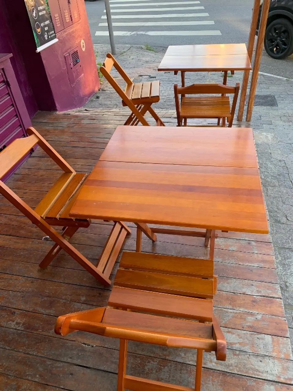 Conjunto de mesa e cadeiras madeira maciça.  - Foto 2