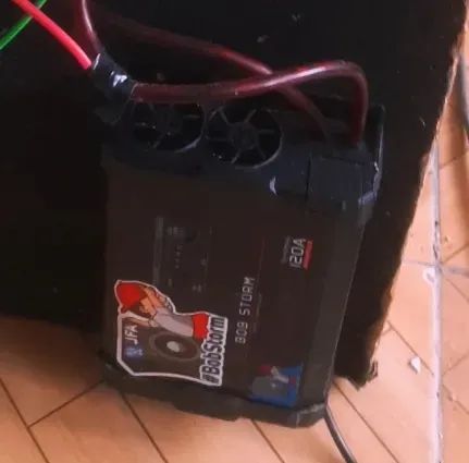 Tenho Módulo banda 1800rms e fonte storm nova 120a mas caixa de 15 mas twitter e corneta