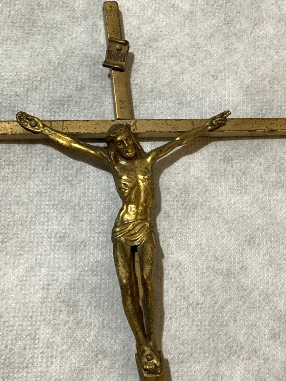 Crucifixo Antigo em Metal Dourado 26 cm - Vintage