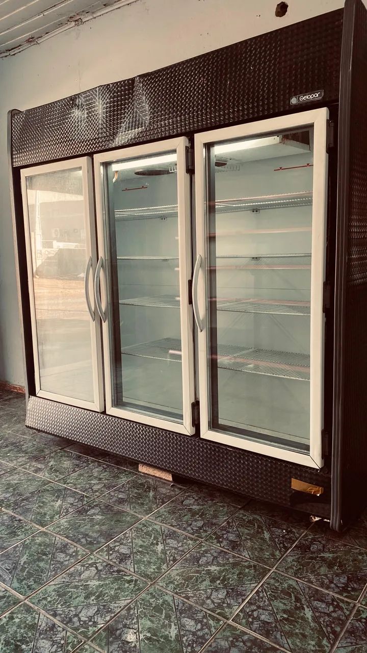 Expositor de frios e bebidas