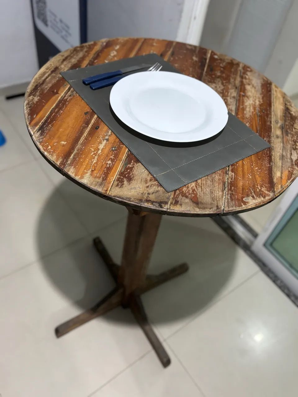 MESA DE MADEIRA RÚSTICA ? R$ 100 - Foto 3