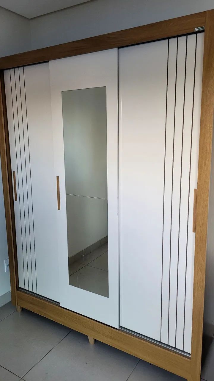 Guarda roupa 3 portas com espelho