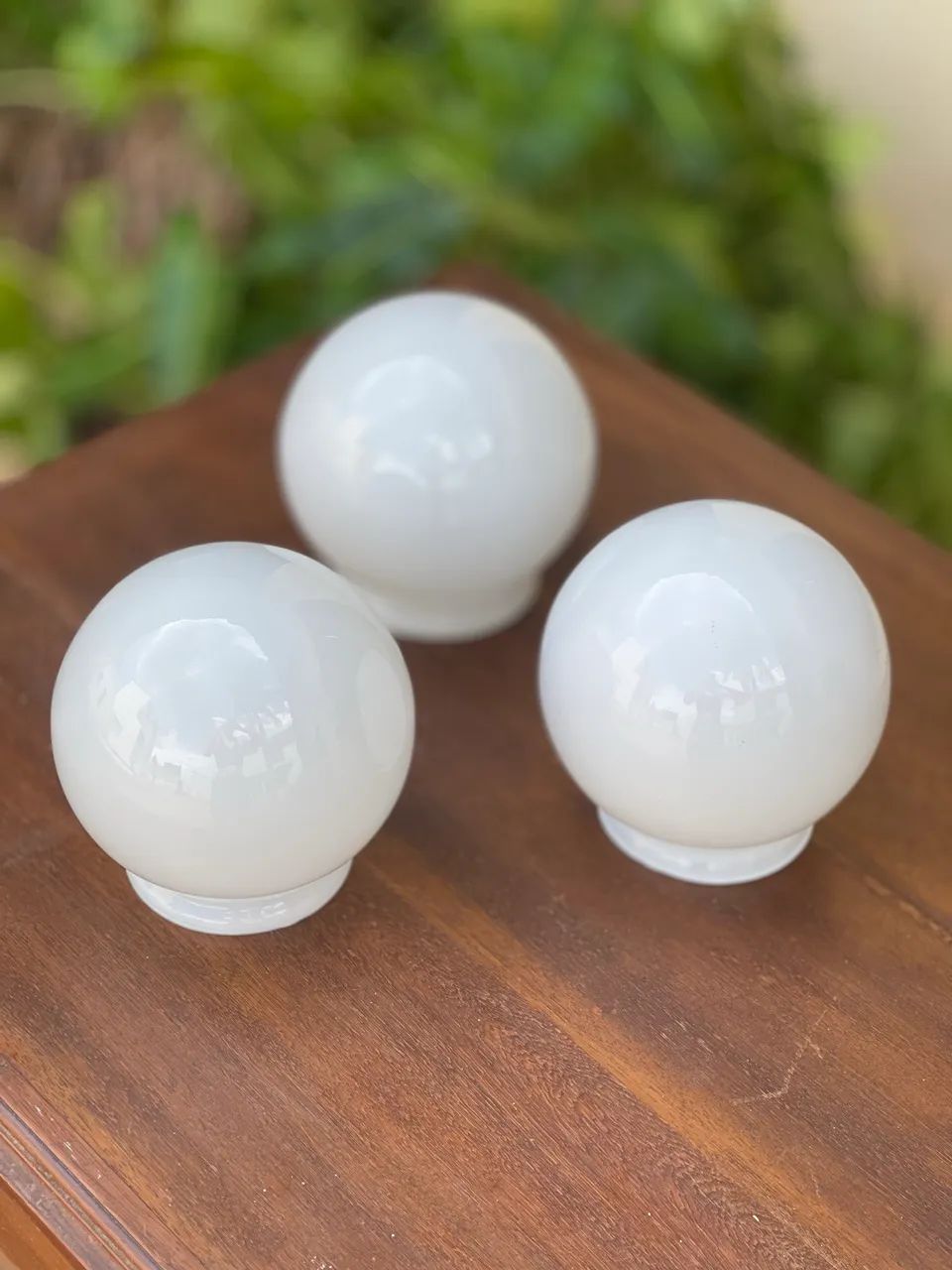 Cúpulas de vidro leitoso tipo globo - kit com 3 unidades