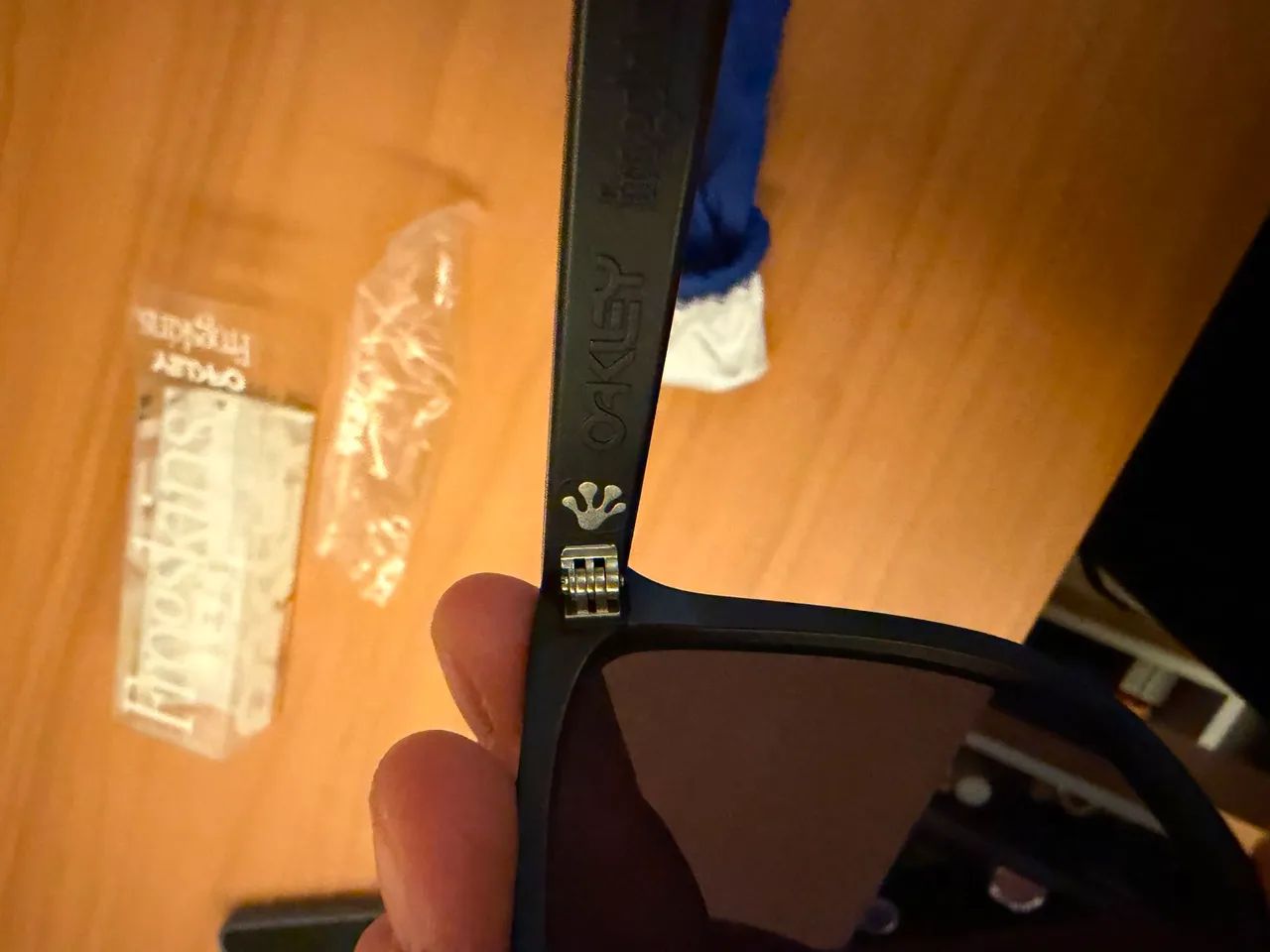 Oculos oakley frogskins 35th - Foto 4