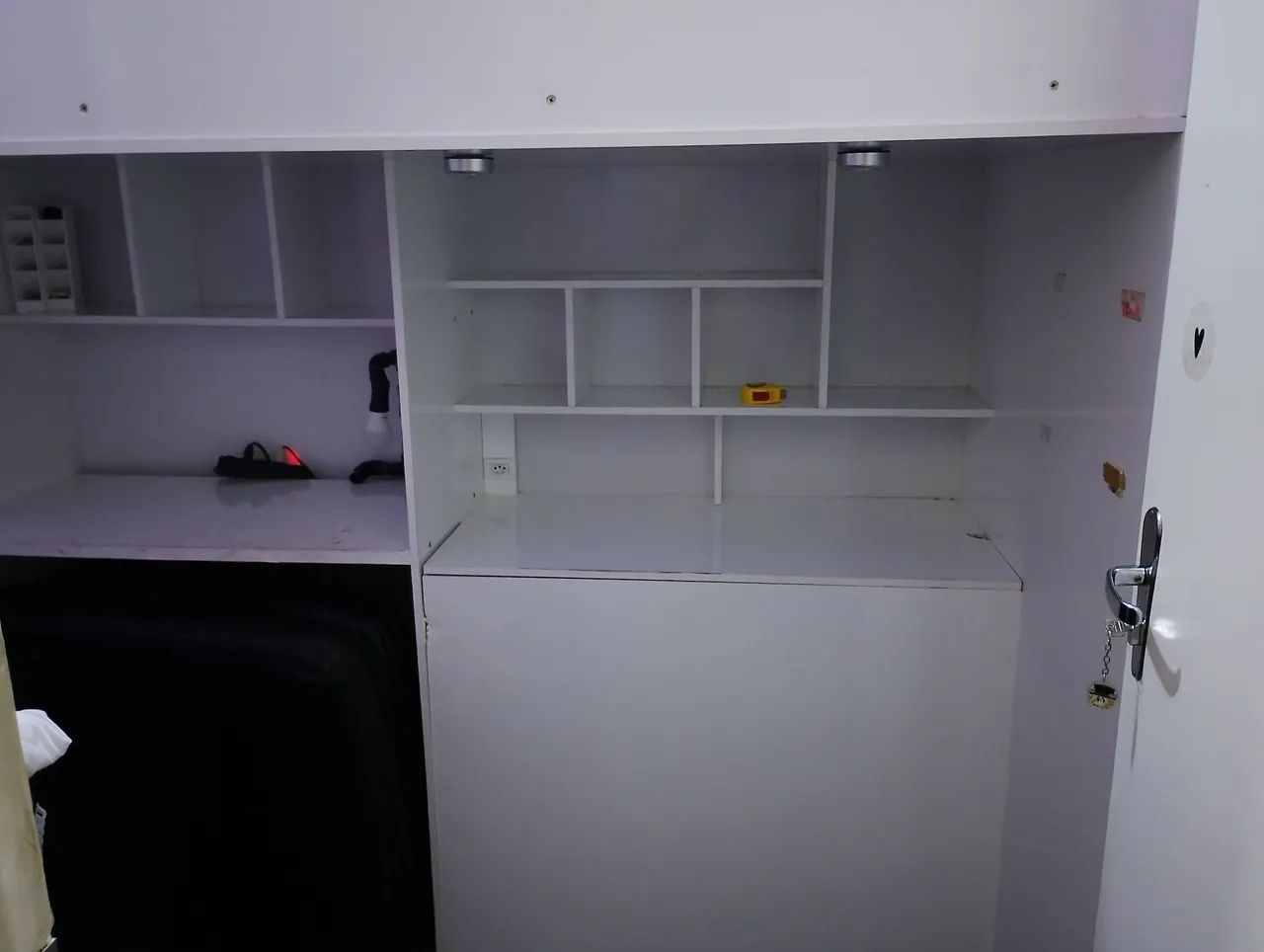 Cama com escrivaninha