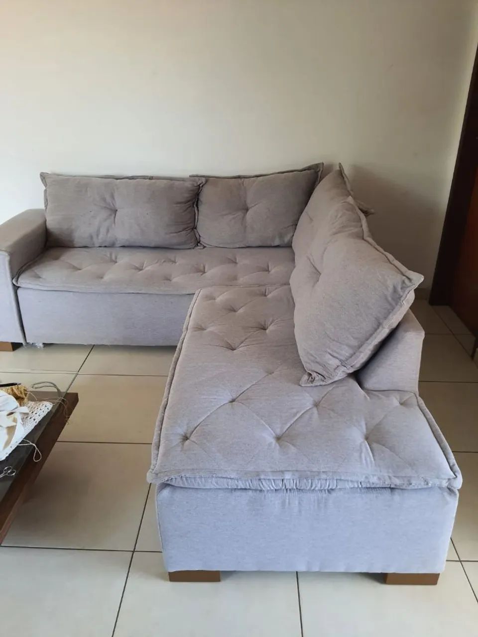 Vendo sofá L + puf grande 