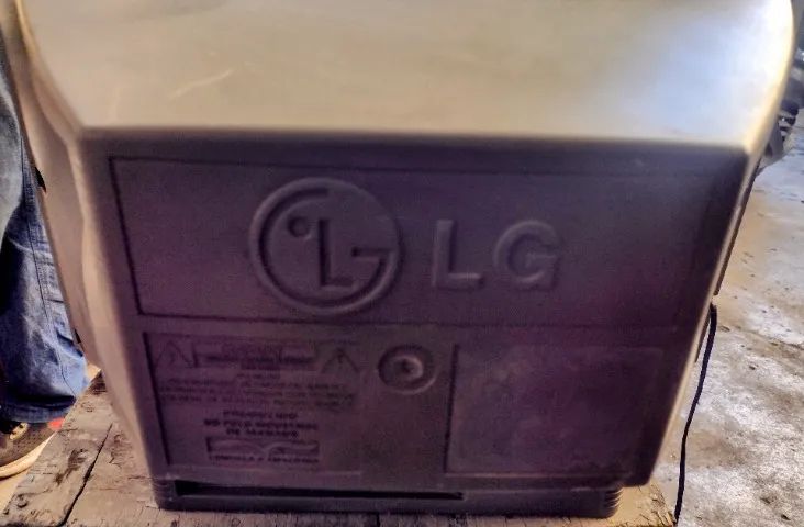 LG 20 polegadas RP-20CB62 (conhecida como LG Cinemaster Champ) sem controle remoto - Foto 3