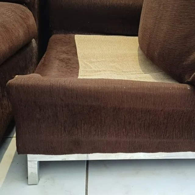 Sofá D'Angelis 2,70m com Chaise (LEIA A DESCRIÇÃO - Precisa de Reforma Estrutural) - Foto 5