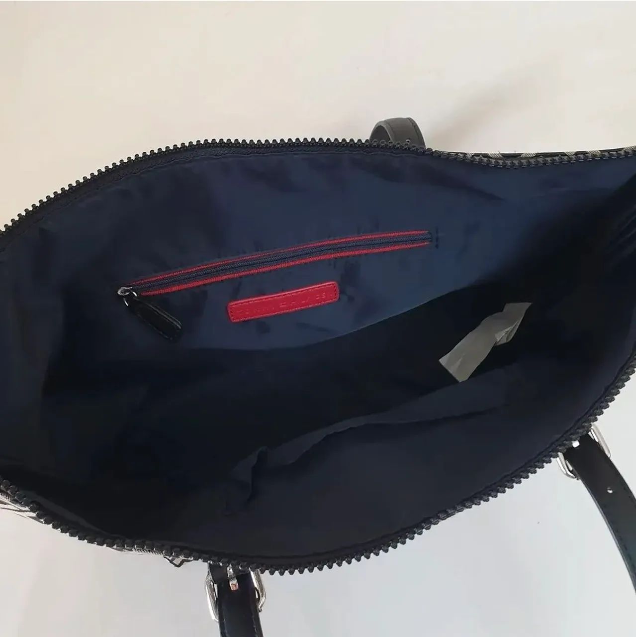 Bolsa Tommy Hilfiger original  - Foto 2
