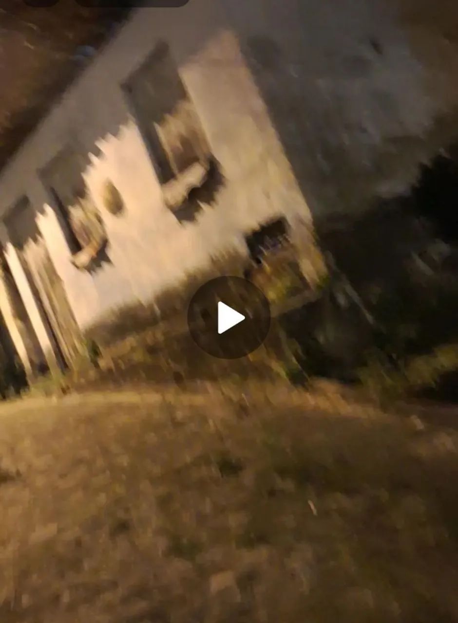 Casa com quintal grade 