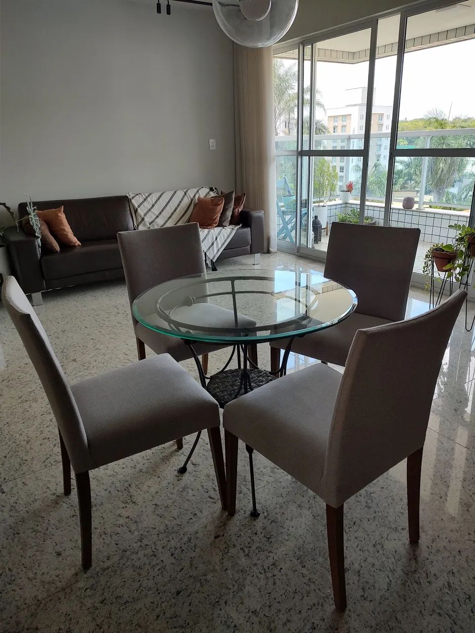 4 cadeiras para mesa de jantar