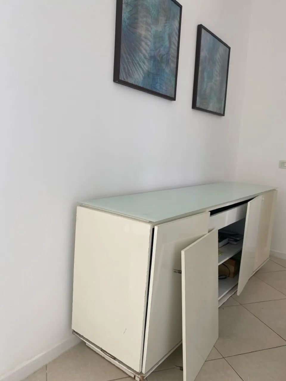 Buffet com tampa de vidro e película branca - Foto 4