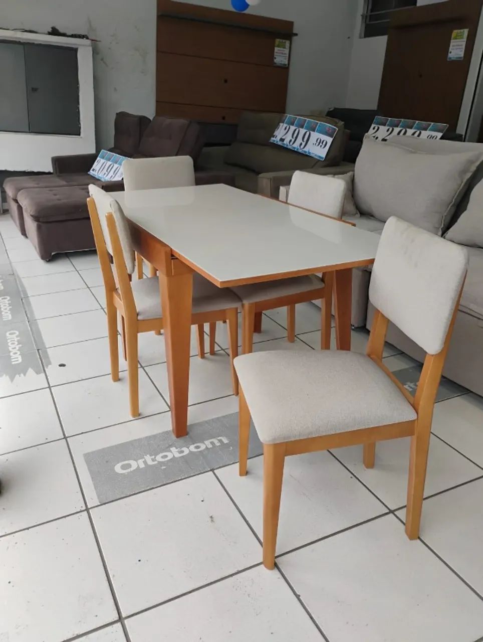 Mesa extensora de jantar 4 cadeiras