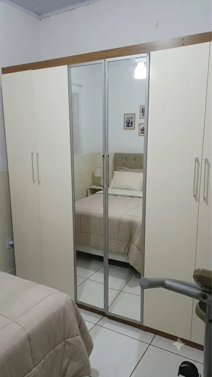 Guarda roupa com espelho grande - Foto 2