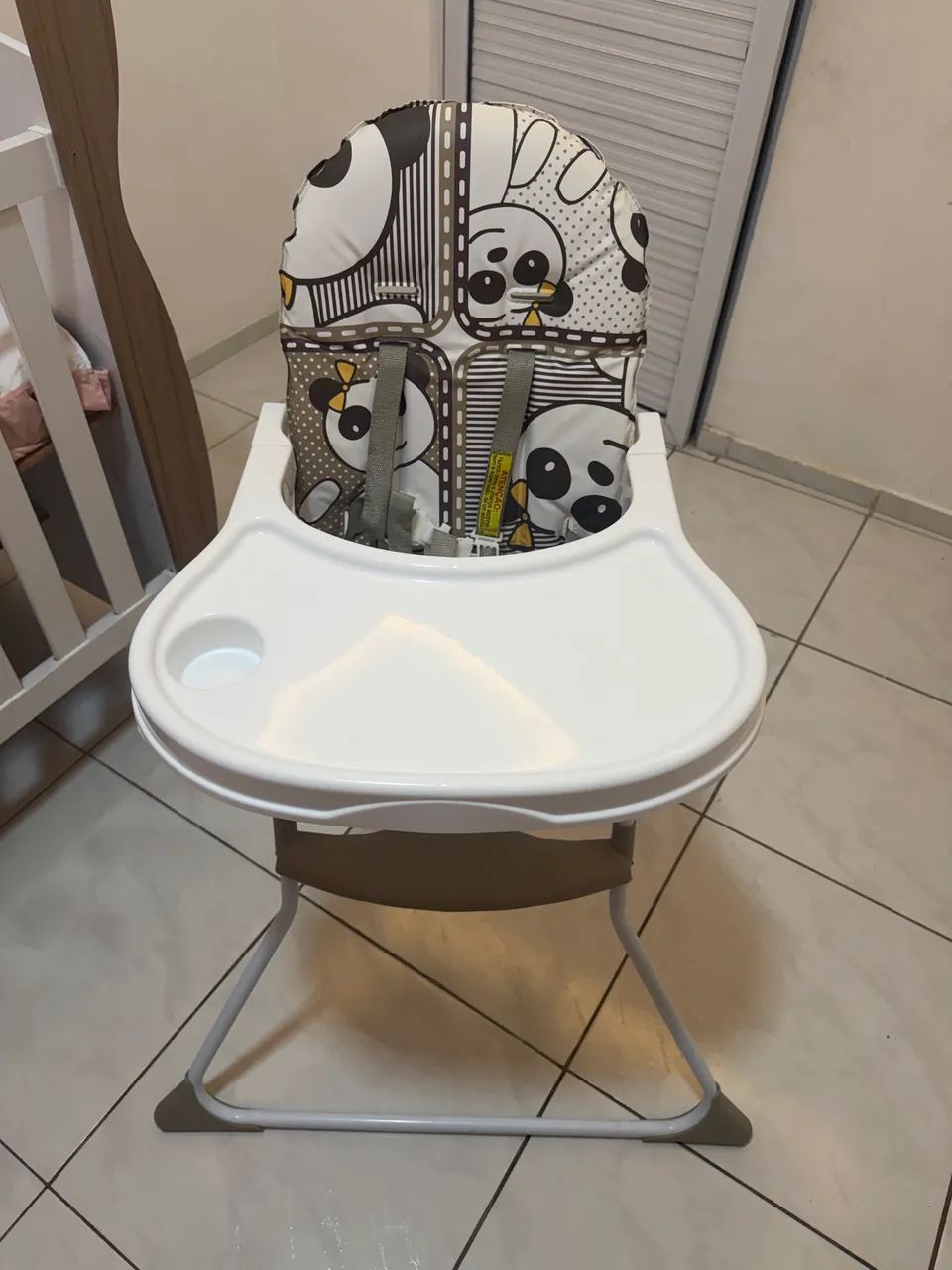 Berço e cadeira de alimentação  - Foto 2