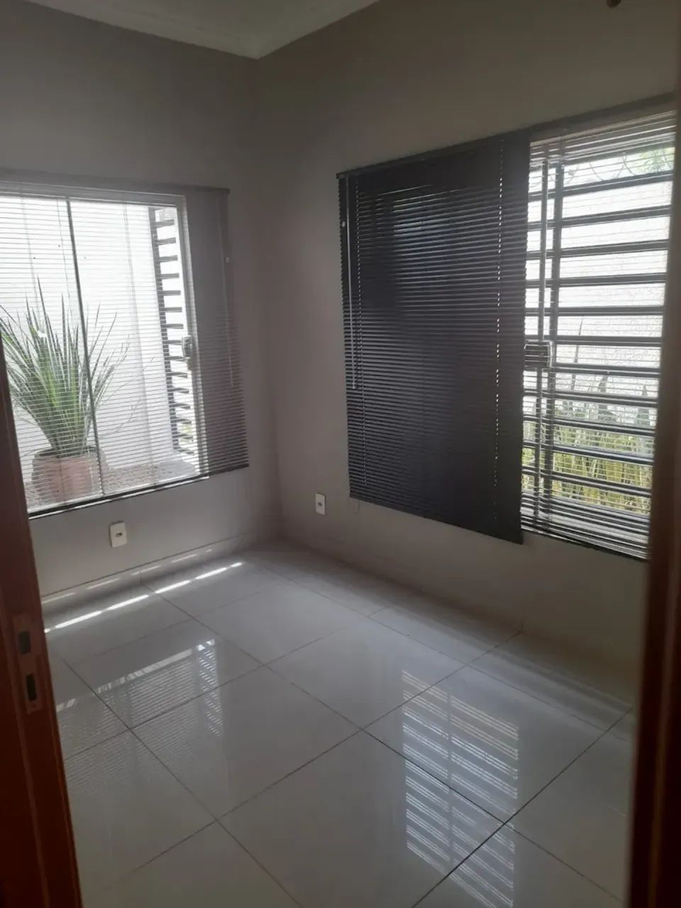 SALAS COMERCIAIS SEPARADAS, 4 UNIDADES, C/ ENERGIA E INTERNET, TAMANHOS DIFERENTES, JD MAR - Foto 2