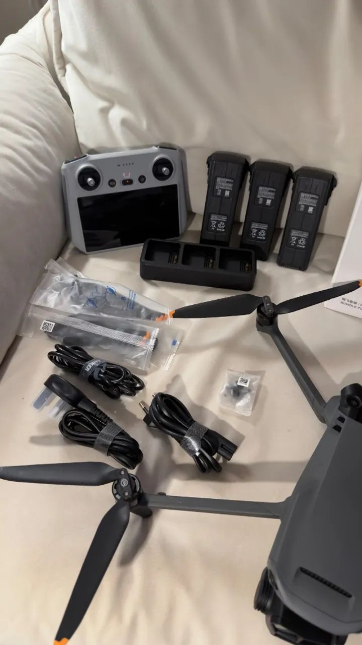 DJI Mavic 3 Pro Fly Combo - Foto 3