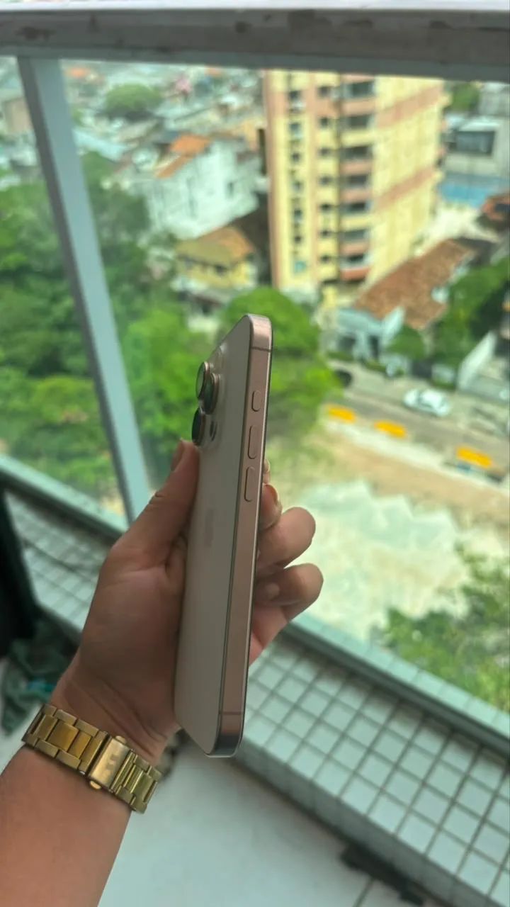 IPHONE 16pro - Foto 2