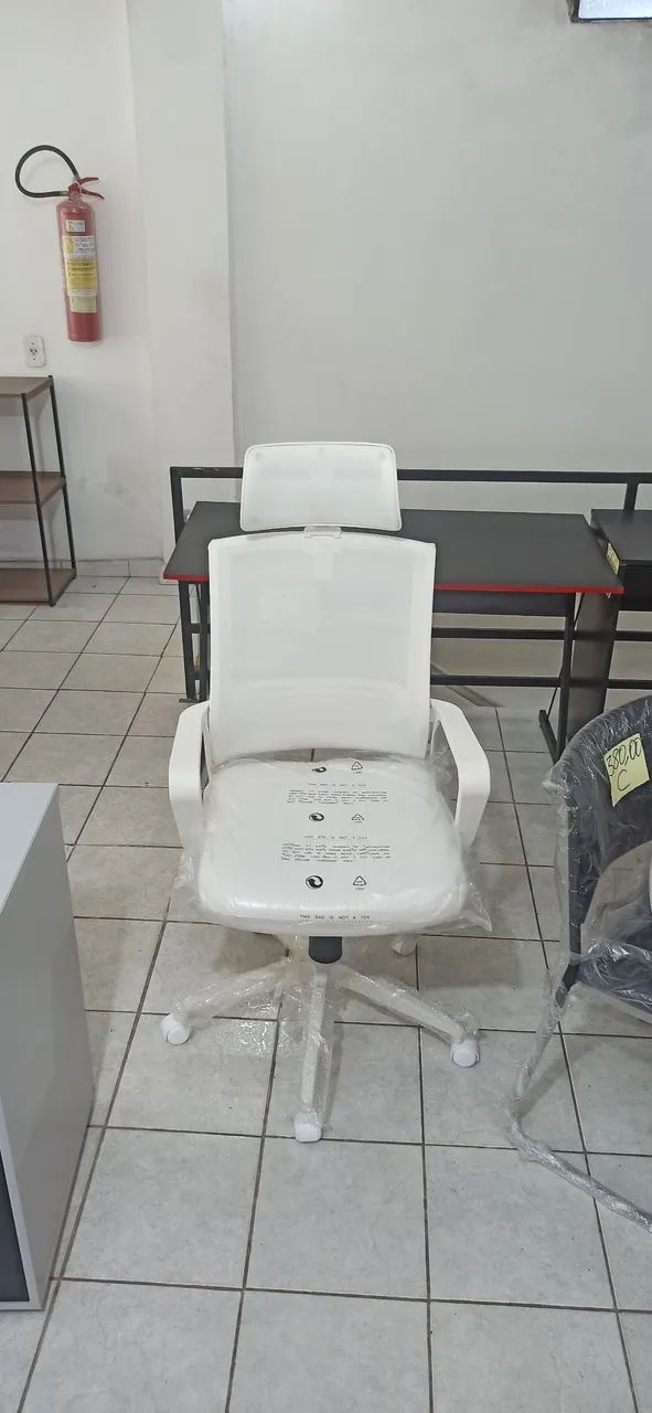 Cadeira giratória Branca 