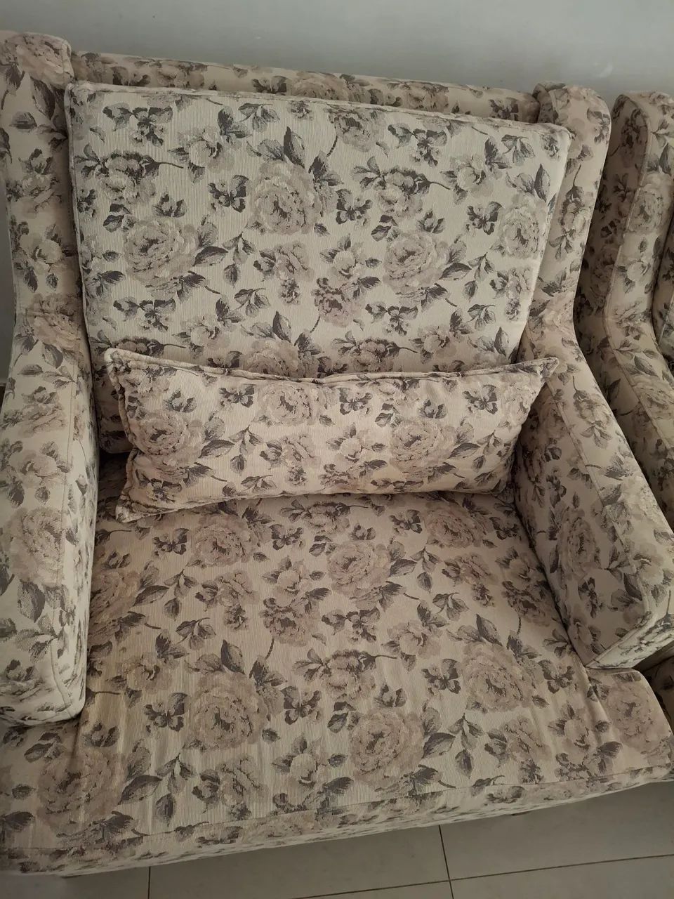 2 poltronas semi novas madeira maciça 65568166041474123
