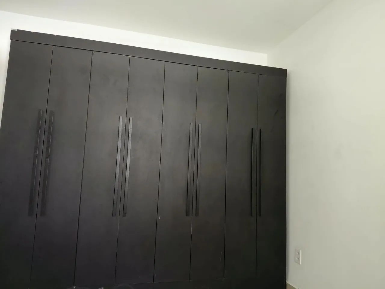 Guarda roupa grande 8 portas 
