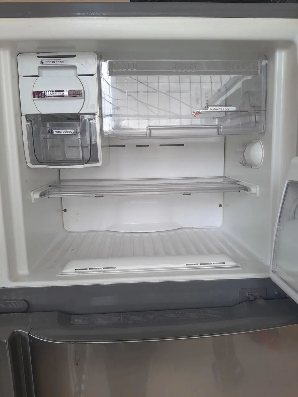 Vendo Geladeira com defeito  - Foto 4