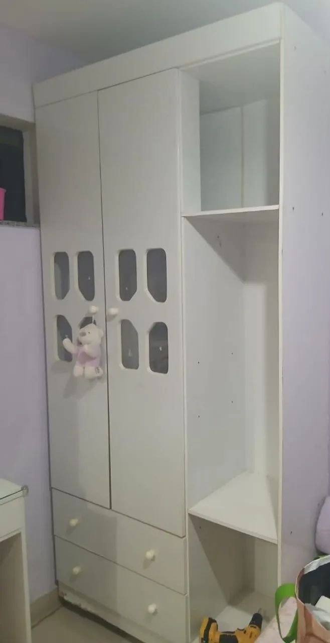 GUARDA ROUPA INFANTIL SEMI NOVO