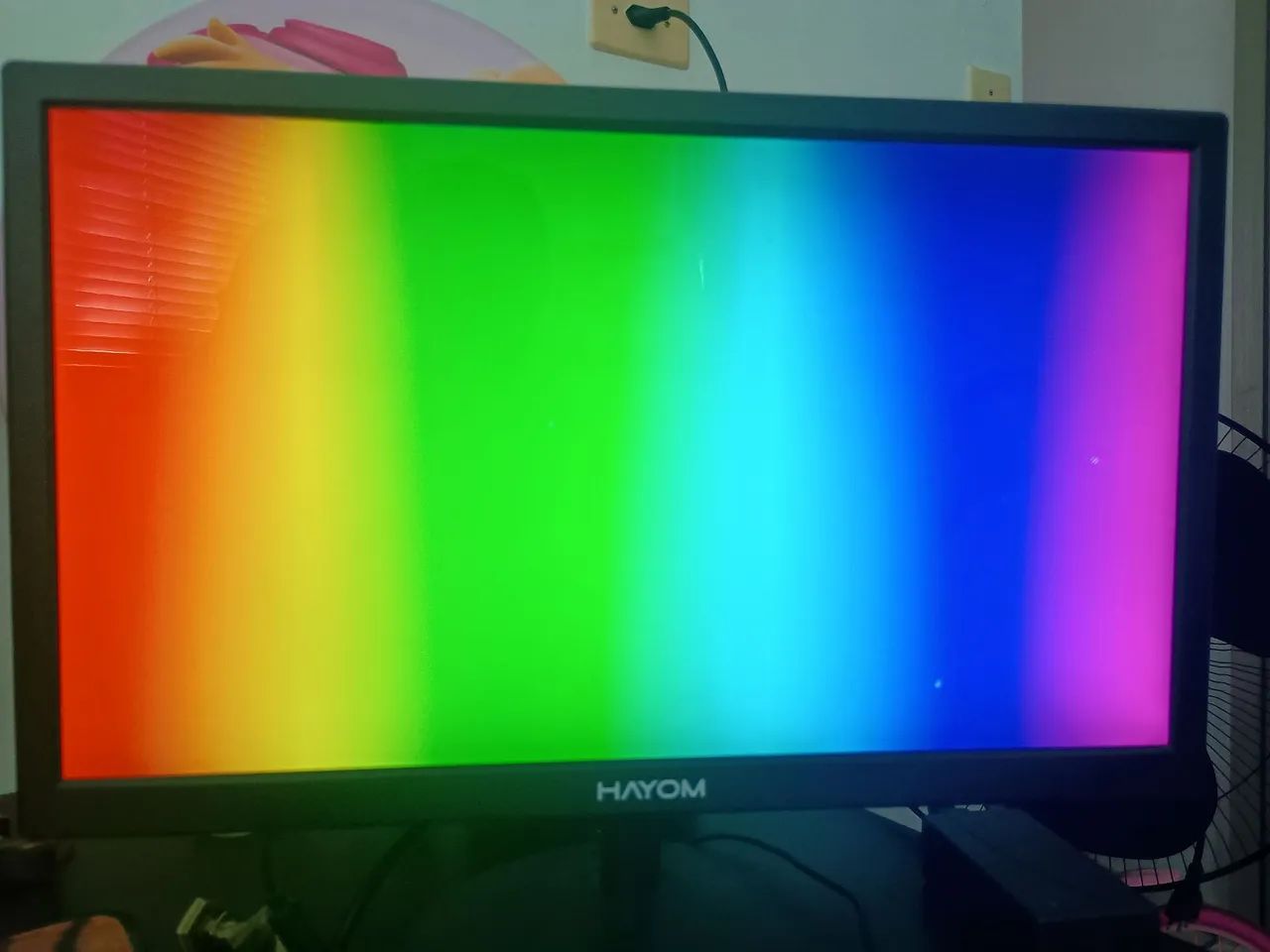 Monitor Hayom 19 polegadas, 75hz, 1600x900p.