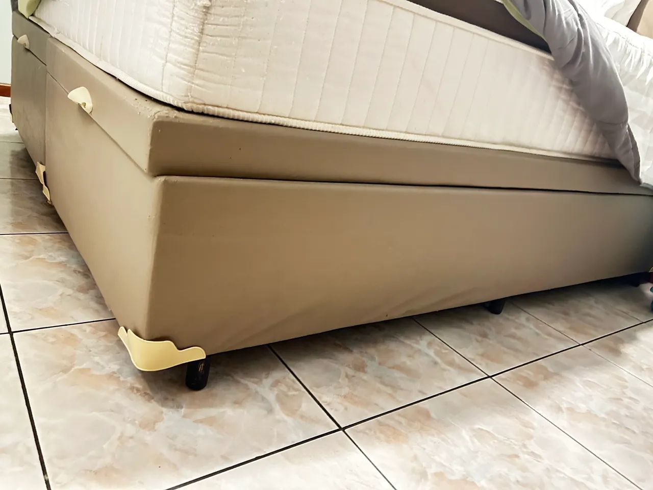 Cama box baú queen