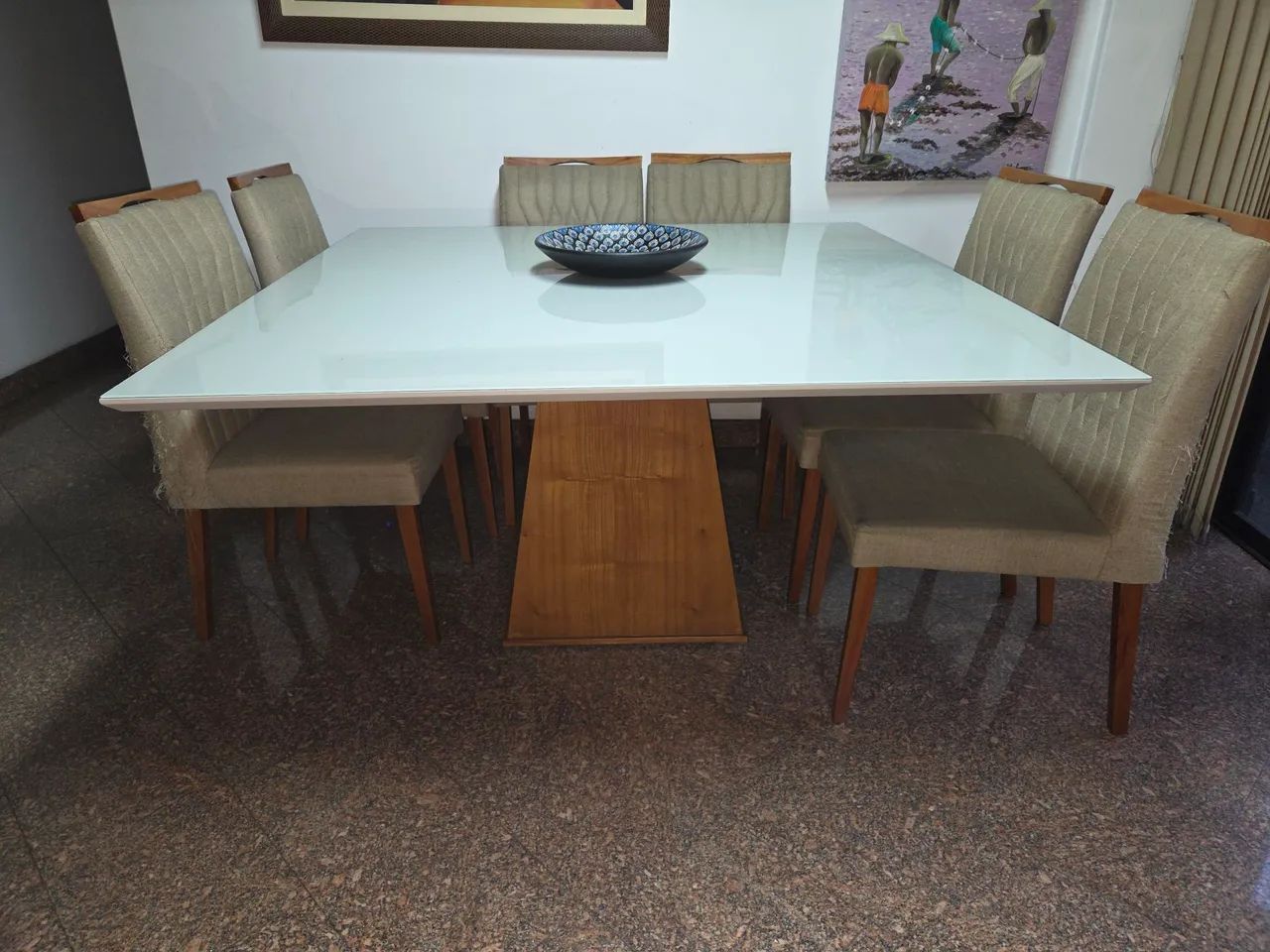 Vendo mesa de jantar, 8 lugares com 8 cadeiras - Foto 2