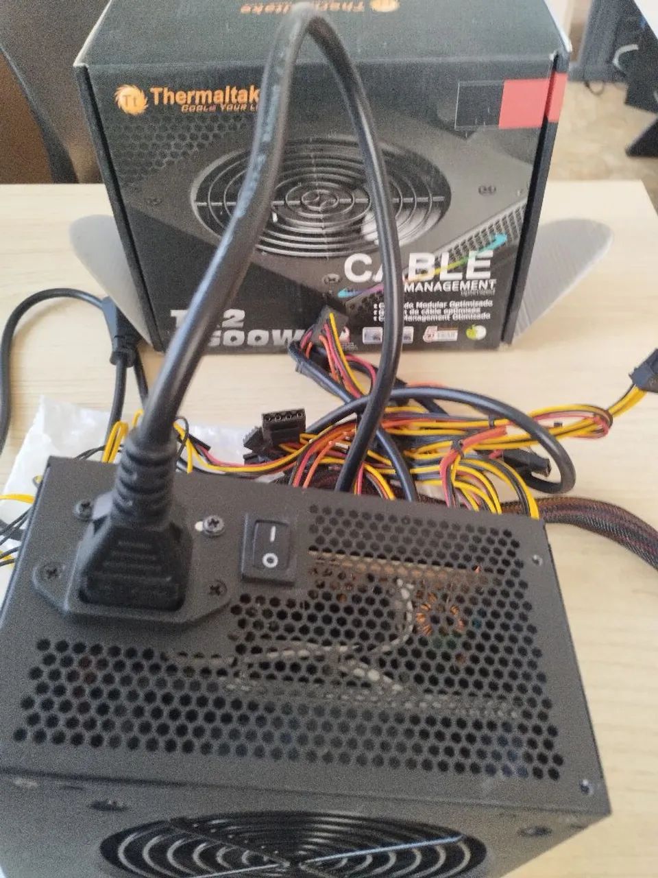 Fonte de Alimentação THERMALTAKE TR2 500W - NOVA 
