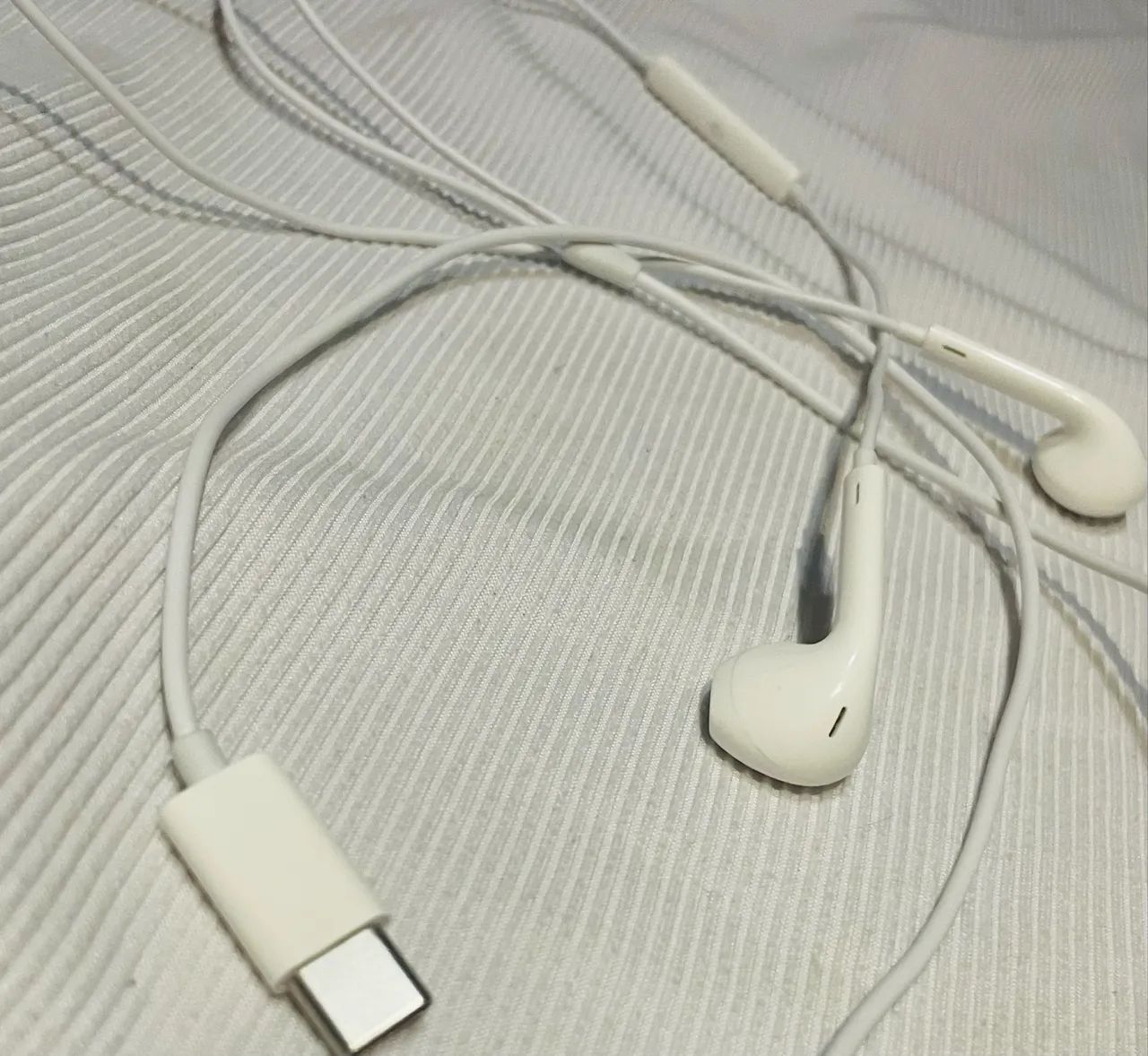 Fone Tipo C Novo Lacrado - Qualidade Boa.