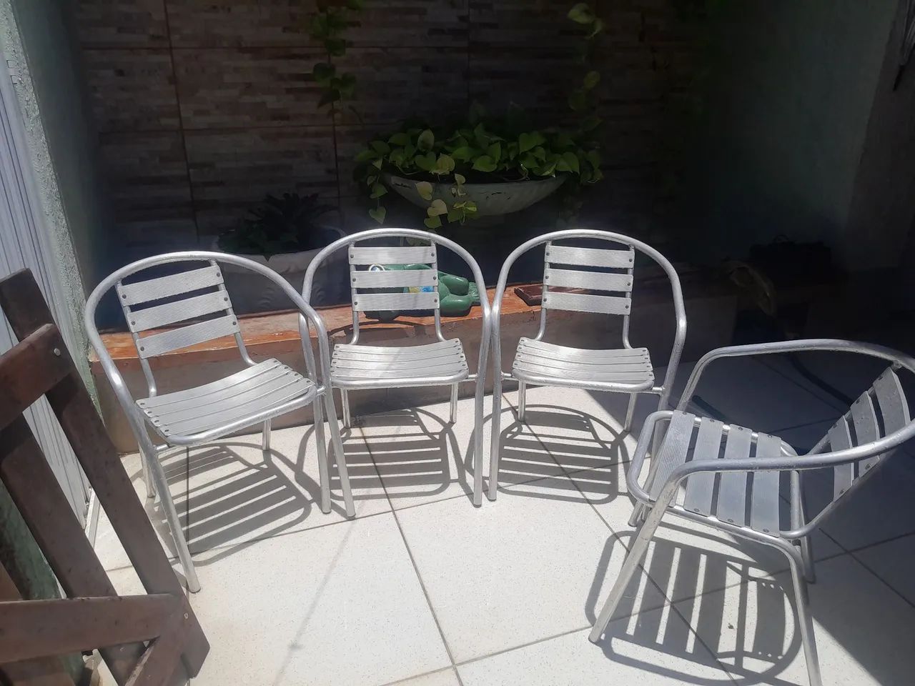 Mesa de granito com 4 cadeiras  - Foto 3
