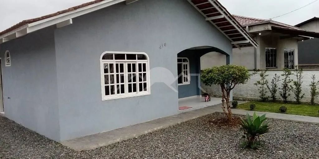 CASA COM 02 DORMITÓRIOS NO PARANAGUAMIRIM!