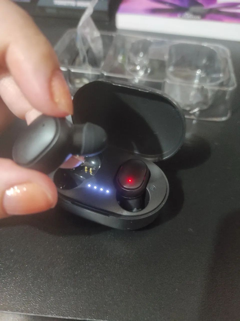 Wireless Headphones422080377982167041