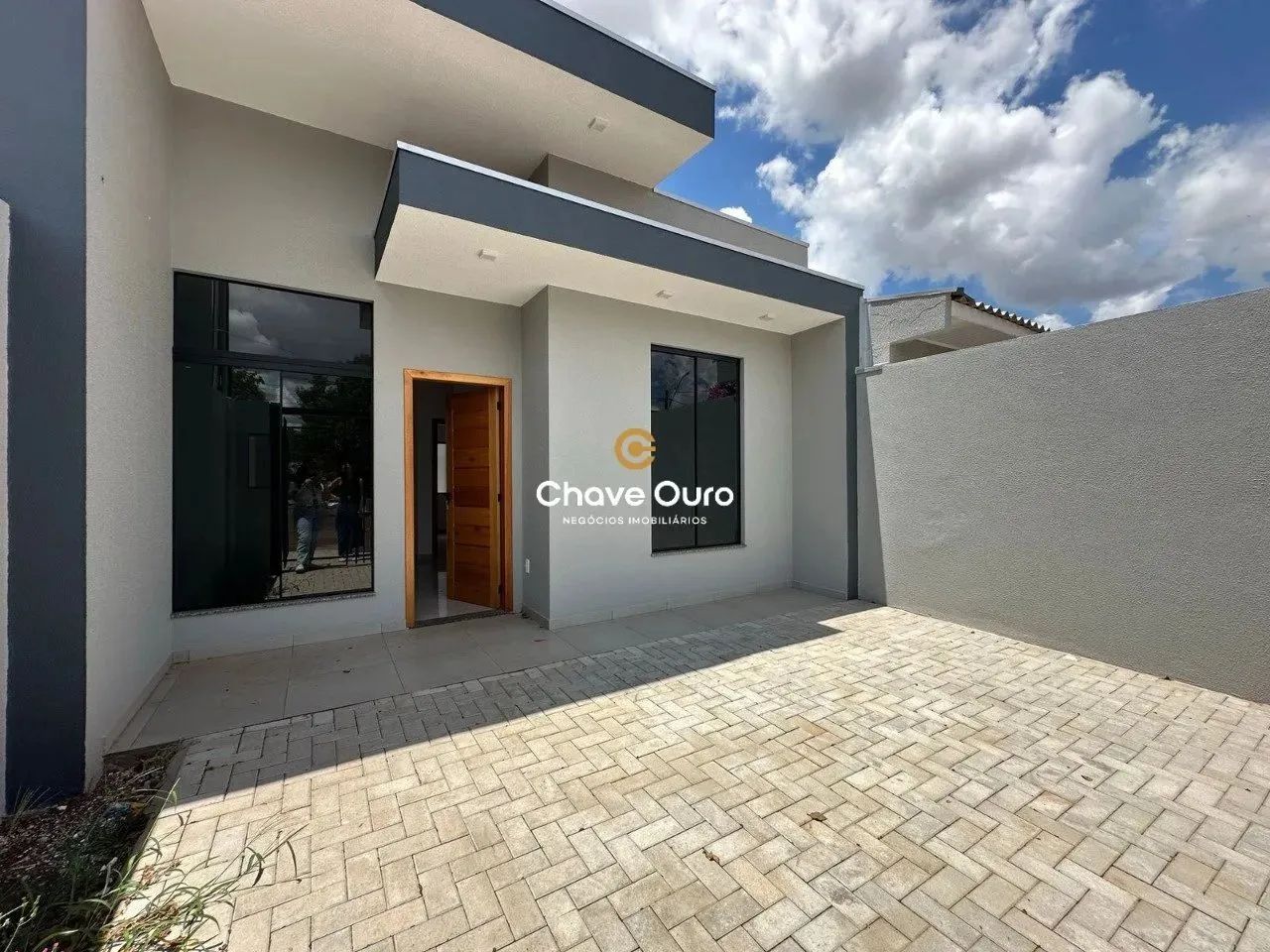 Casa no Santos Dumont com 1 suíte + 1 quarto - R$ 350.000,00