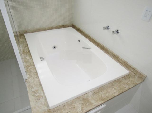 Sobrado triplex em condomínio, com ótimo padrão de acabamento - R$ 765.000,00 - Foto 13