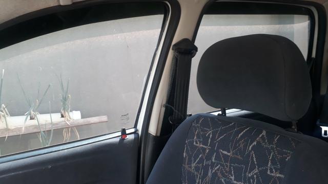Corsa 2001 com ar e direcao muito abaixo da fipe - Foto 3