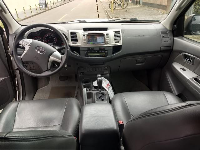 Toyota Hilux 3.0 SRV 4X4 CD 16v Turbo Itercooler, 171cv, cor prata, ano 2012 - Foto 9