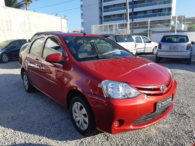 Toyota Etios Sedan 1.5 flex, completo, único dono, novo