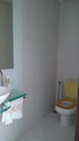 Belíssima casa ( Alto Padrão no Itaigara) - Foto 15
