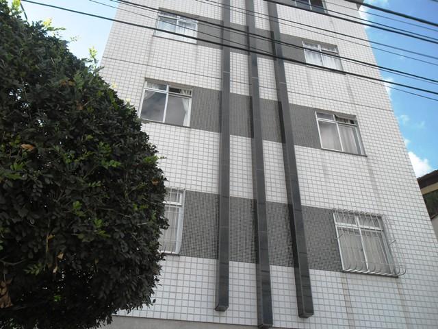 EXCELENTE E AMPLO 3 QUARTOS NO CAIÇARA