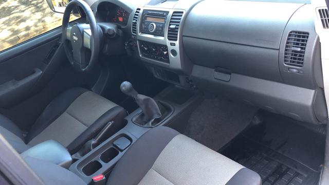 Frontier 2013 attack diesel pneus novos periciada super conservada - Foto 7