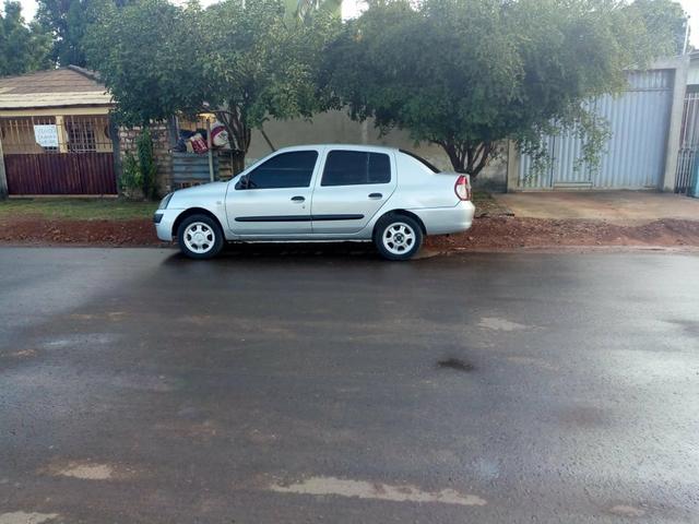 Clio - Foto 2