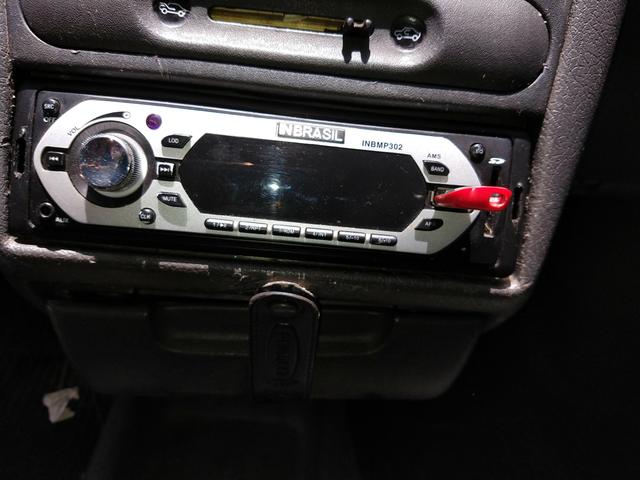 Rádio automotivo