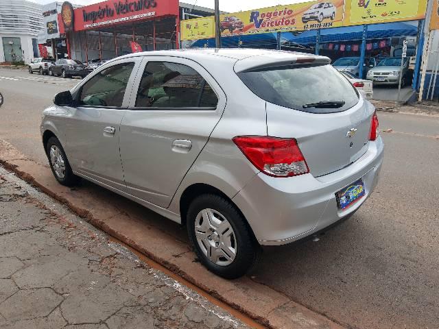 ONIX LT MOTOR 1.0 ANO 2013 - Foto 7